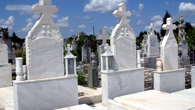 Isteria coronavirus închide cimitirele din Ploiești! Oamenii nu mai pot merge să aprindă o lumânare rudelor decedate