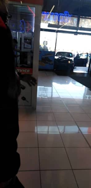 ULTIMA ORĂ: VIDEO cu ATACATORUL! „Să curgă sânge!” Un bărbat a intrat cu mașina într-un mall din Brăila! Sunt MULTE victime