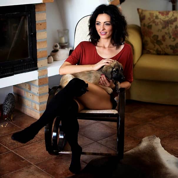 Cosmina Păsărin, sexy la 36 de ani! Fosta ispită de la PRO TV s-a retras din lumina reflectoarelor. GALERIE FOTO
