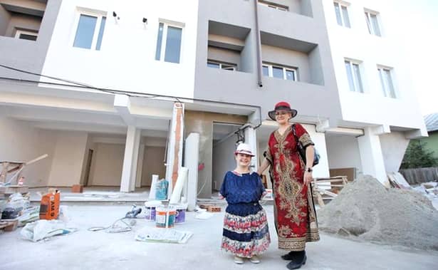 Fetiţa fără mâini îşi îndeplineşte visul! Îşi ia apartament cu banii câştigaţi la Românii au talent! GALERIE FOTO