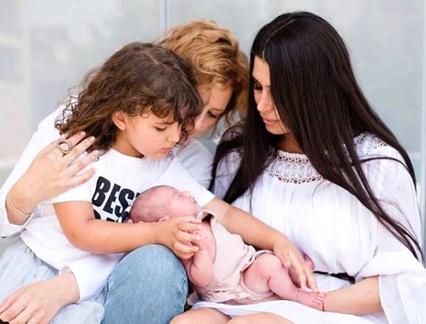 Ele Băsescu împreună cu cei tri copii: Traia, Sofia Anas și Anastasia