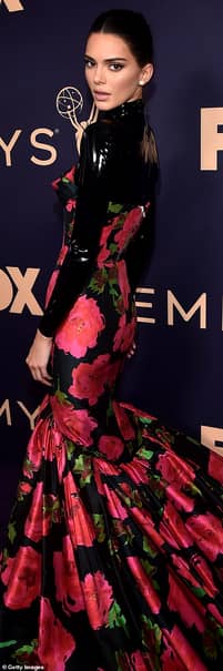Cum s-au îmbrăcat starurile la decernarea Premiilor Emmy 2019. Zendaya, ținută provocatoare pe covorul roșu