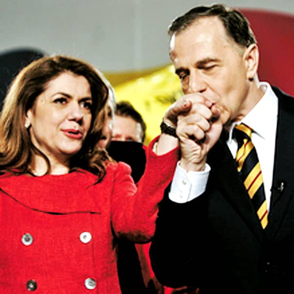 Mihaela Geoană a devenit cunoscută după ce la alegerile prezidențiale din 2009, extaziat de primele rezultate ale sondajelor exit-poll, Mircea Geoană și-a chemat alături soția folosind această replică.