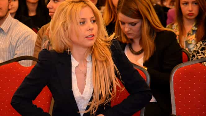 Cristina Andronic, cea mai „bombă” blondă din Guvernul României!