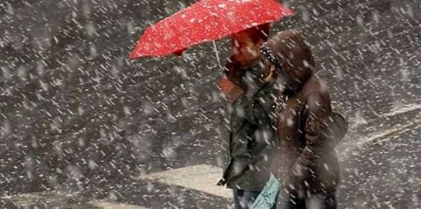 Prognoza meteo marți, 12 februarie! Vremea în București, Iași, Constanța, Brașov sau Cluj: cod galben de precipitații