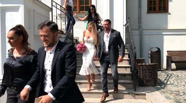 Bianca Drăgușanu și Alex Bodi s-au căsătorit în mare secret astăzi. VIDEO