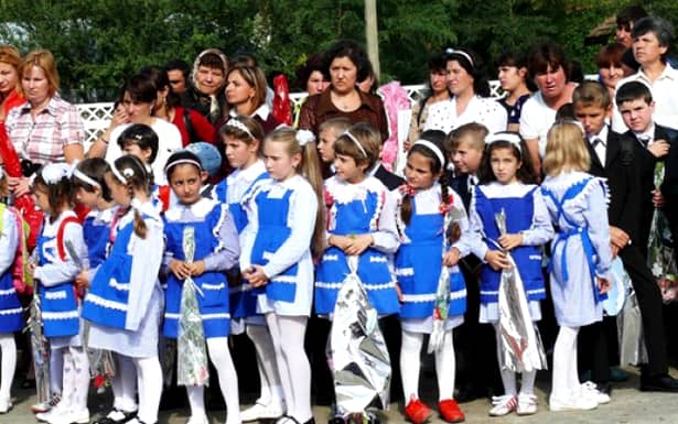 Ecaterina Andronescu uniforme scolare