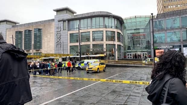 Atac la un mall din Manchester! Un bărbat a înjunghiat cel puțin cinci persoane