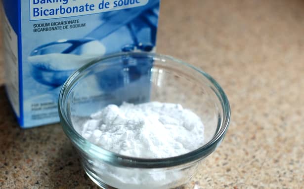 Bicarbonatul de sodiu, cea mai ieftină soluţie de curăţenie în casă! Cu ce trebuie combinat