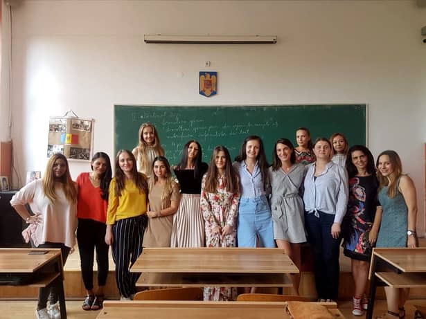 Oana Turcescu s-a întors la școală, după 10 ani de zile!