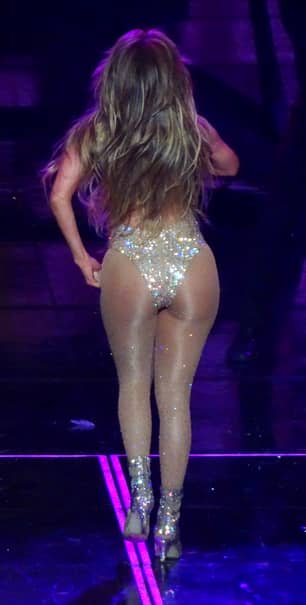 Jennifer Lopez a comis gafa carierei pe scenă, la ultimul concert! Lenjeria intimă a cedat şi… UPS!!!!