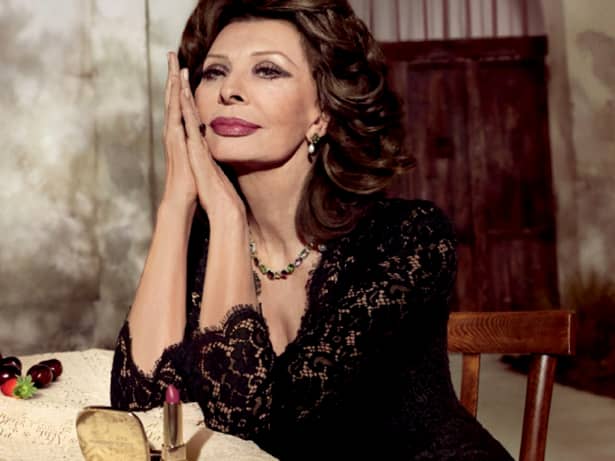 Sophia Loren arată incredibil, la 84 de ani! Imagini surprinse acum câteva zile