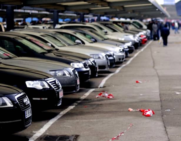 Românii așteaptă o nouă taxă pentru deținerea mașinilor second hand. Ministrul de Finanțe a afirmat miercuri, 3 octombrie, că taxa adusă conducătorilor de autovehicule se va schimba, din cauza poluării.