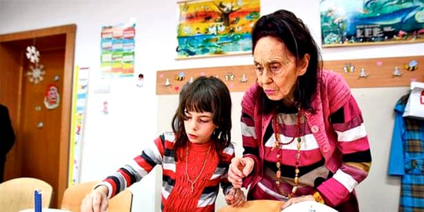 Eliza Iliescu, fiica celei mai bătrâne mame din România a primit notele la examenul de Evaluare Națională 2018! Fiica Adrianei Iliescu a a obținut nota 8.50 la proba de Limba și literatura română, iar la Matematică a obținut 4.55.