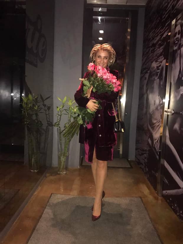 FOTO. Anamaria Prodan a făcut senzaţie de ziua ei! A purtat o rochiţă scurtă şi invitaţii au rămas uimiţi
