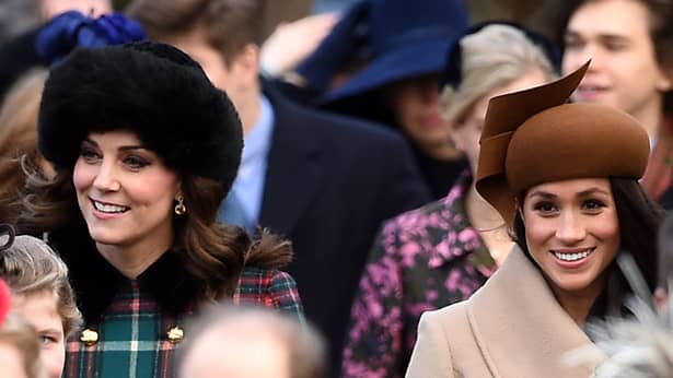 Cum s-au îmbrăcat Meghan Markle și Kate Middleton la slujba de Crăciun?
