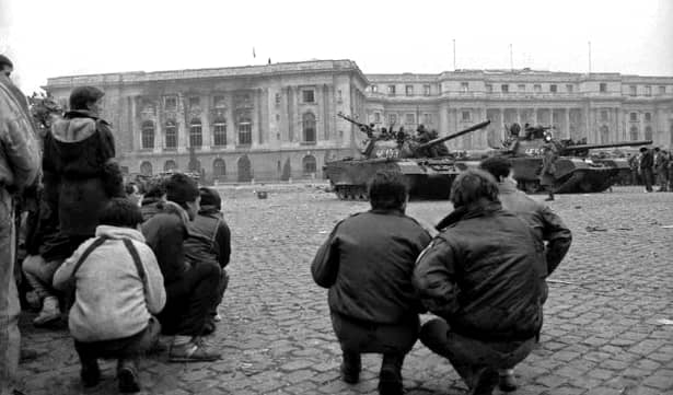 Așa a fost acum 29 de ani, la Revoluția din decembrie 1989. Oamenii au crezut în ea...