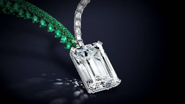 Cel mai mare diamant scos vreodată la licitaţie a fost adjudecat! Vezi cu cât s-a vândut nestamata!