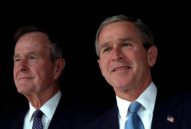 George Bush, alături de George W Bush