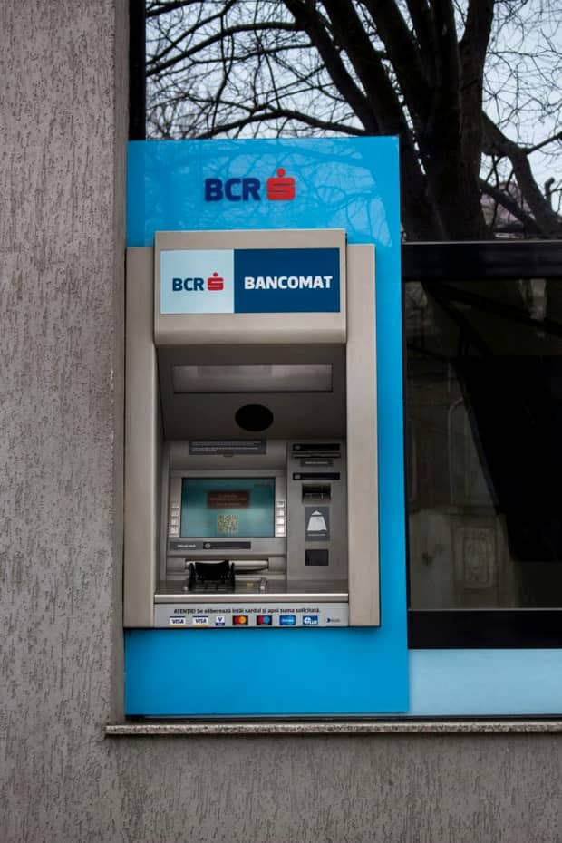 Atac informatic asupra clienților BCR! Banca avertizează: Dacă ești apelat de pe acest număr, te rugăm să respingi apelul