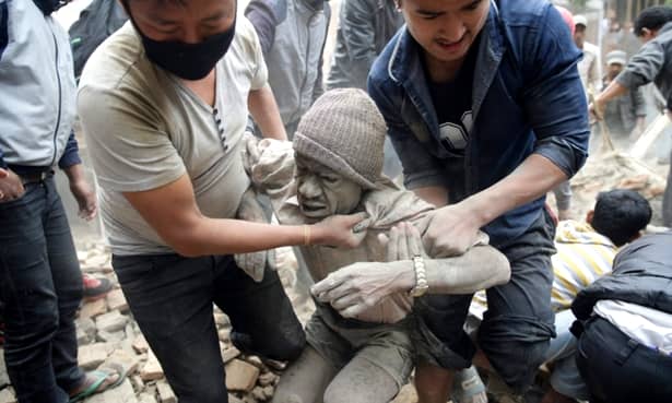 UPDATE / Cutremur în Nepal. BILANŢ OFICIAL: peste 1.800 de morţi şi 5.000 de dispăruţi
