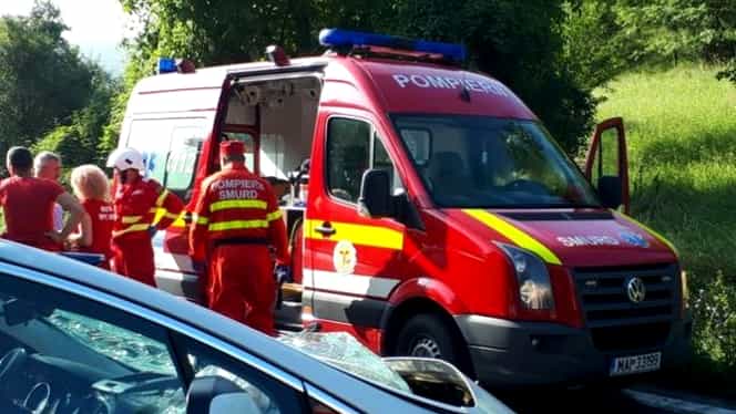 Accident în Hunedoara! Membrii unei familii care mergea spre Mănăstirea Prislop, grav răniți