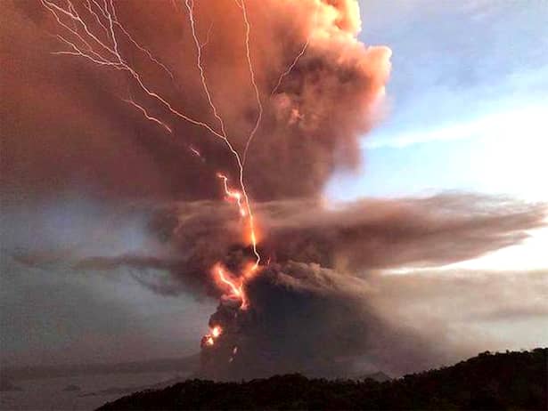 Imagini rare după erupția vulcanului Taal, din Filipine. 6.000 de oameni au murit