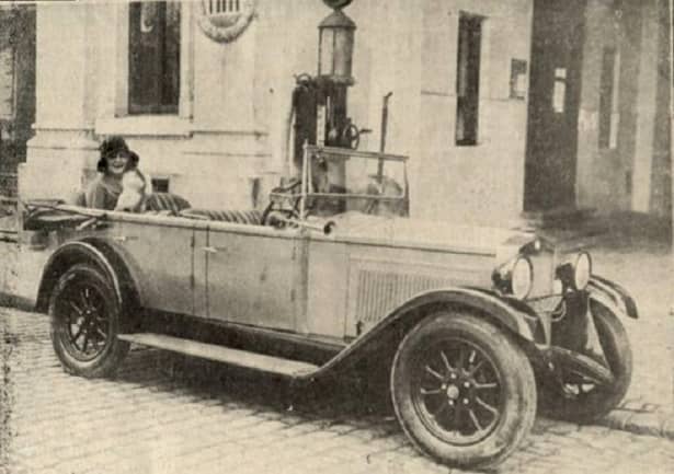 Magda Demetrescu a primit premiul un automobil Ford pentru că a câștigat primul concurs Miss România din istorie, în 1929, pe când avea doar 17 ania
