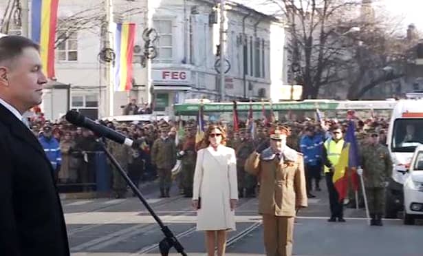 Cum s-a îmbrăcat Carmen Iohannis la Iași pentru manifestările dedicate Micii Uniri! Carmen Iohannis