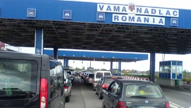 20 de autocare cu români din Germania, blocate în Vama Nădlac