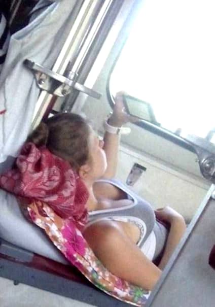 Imagini incendiare din trenurile de noapte! Fetele, pozate de alţi călători în ipostaze ruşinoase!