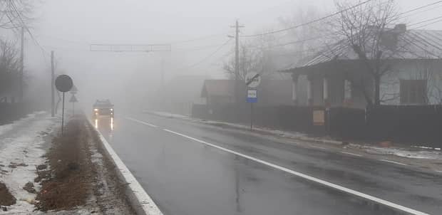 ALERTĂ ANM! Zece judeţe sunt afectate de ceaţă. Probleme serioase în traficul rutier