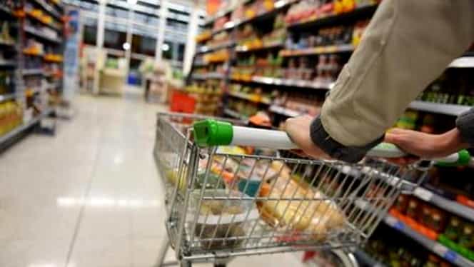 Alertă alimentară la Auchan, după ce a fost găsit din nou somon contaminat cu Listeria
