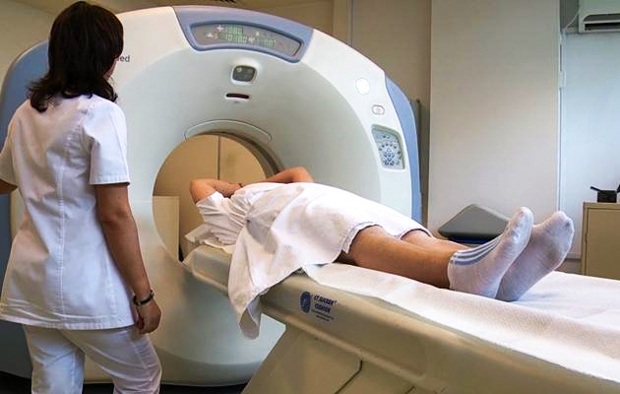 Ca să poți face o rezonanță magnetică nucleară (RMN), nu trebuie să fii calustrofob, ca să poți sta liniștit o perioadă de timp care poate fi și de o oră, în „tubul” aparatului RMN fără să te apuce nicio spaimă sau iritare nervoasă