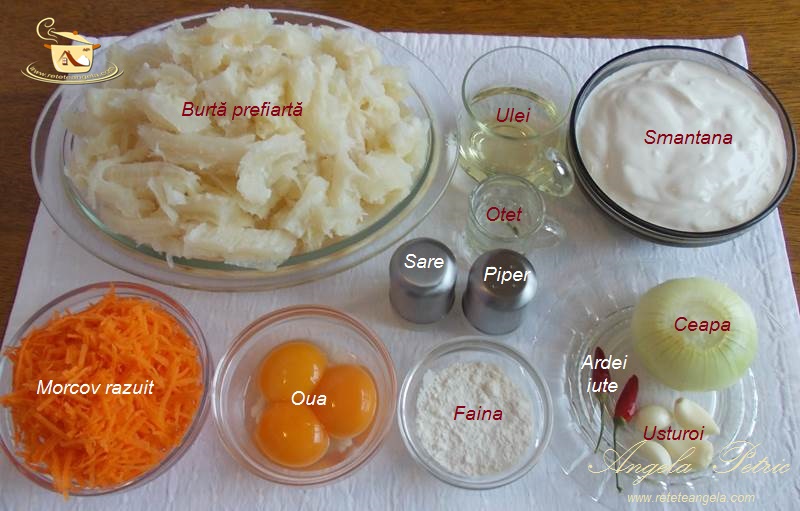 Ciorba de burtă se poate găti după zeci de rețete, dar ingredientele de bază rămân peste tot aceleași: burtă, zarzavat, smântână, oșet, usturoi, ouă