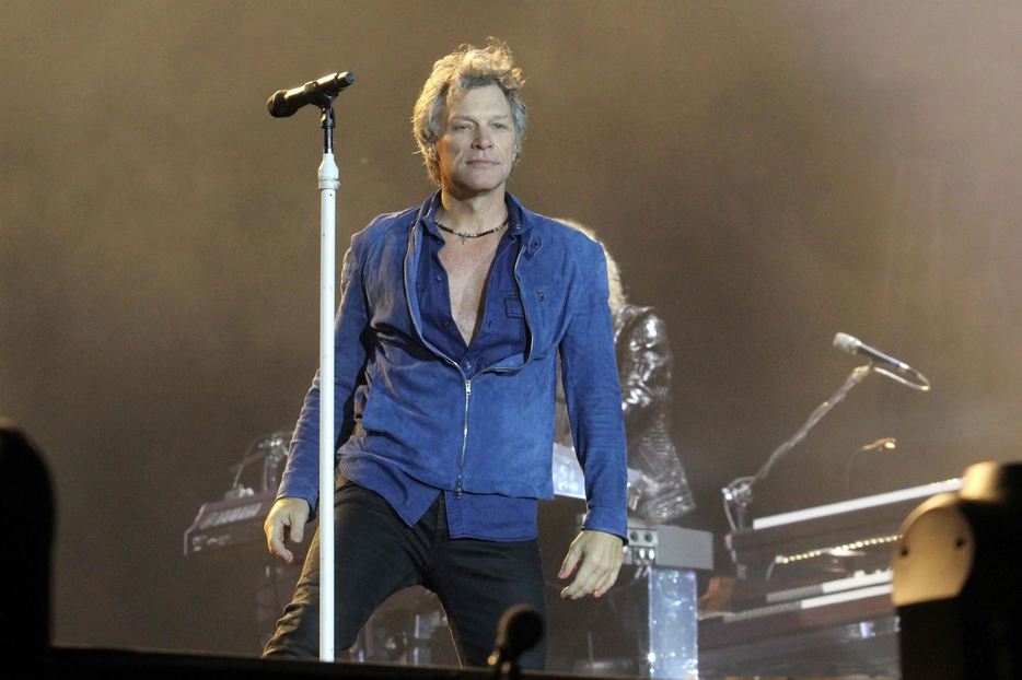 Bon Jovi va concerta la București, în Piața Constituției