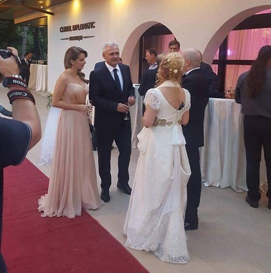 Liviu Dragnea și iubita lui Irina au fost atracția serii la nunta fiului liderului PSD
