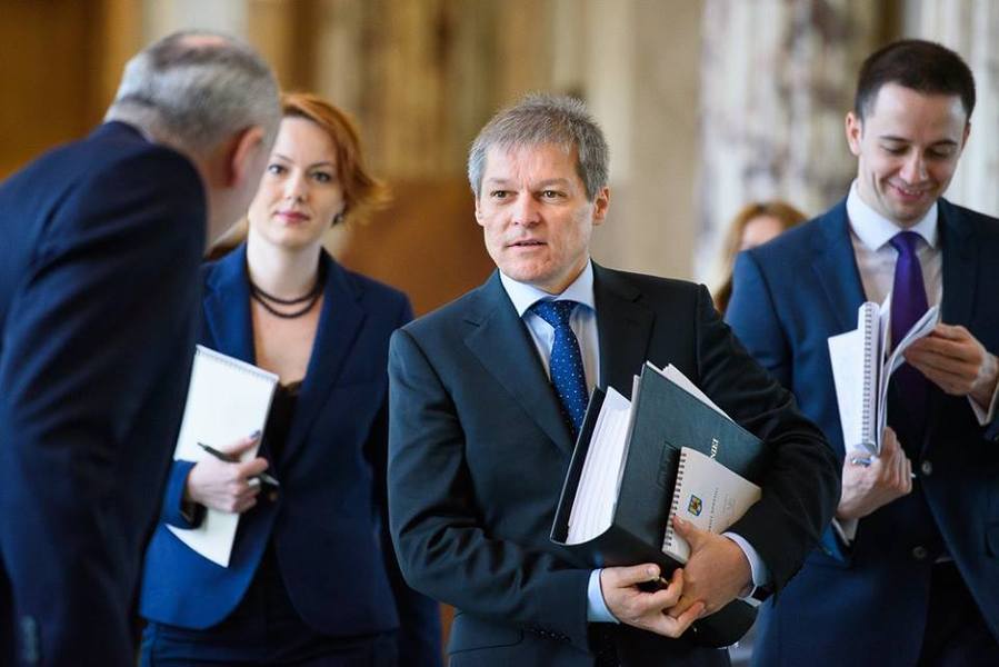 Dacian Cioloş vrea să blocheze în instanţa OUG pe amnistie şi graţiere