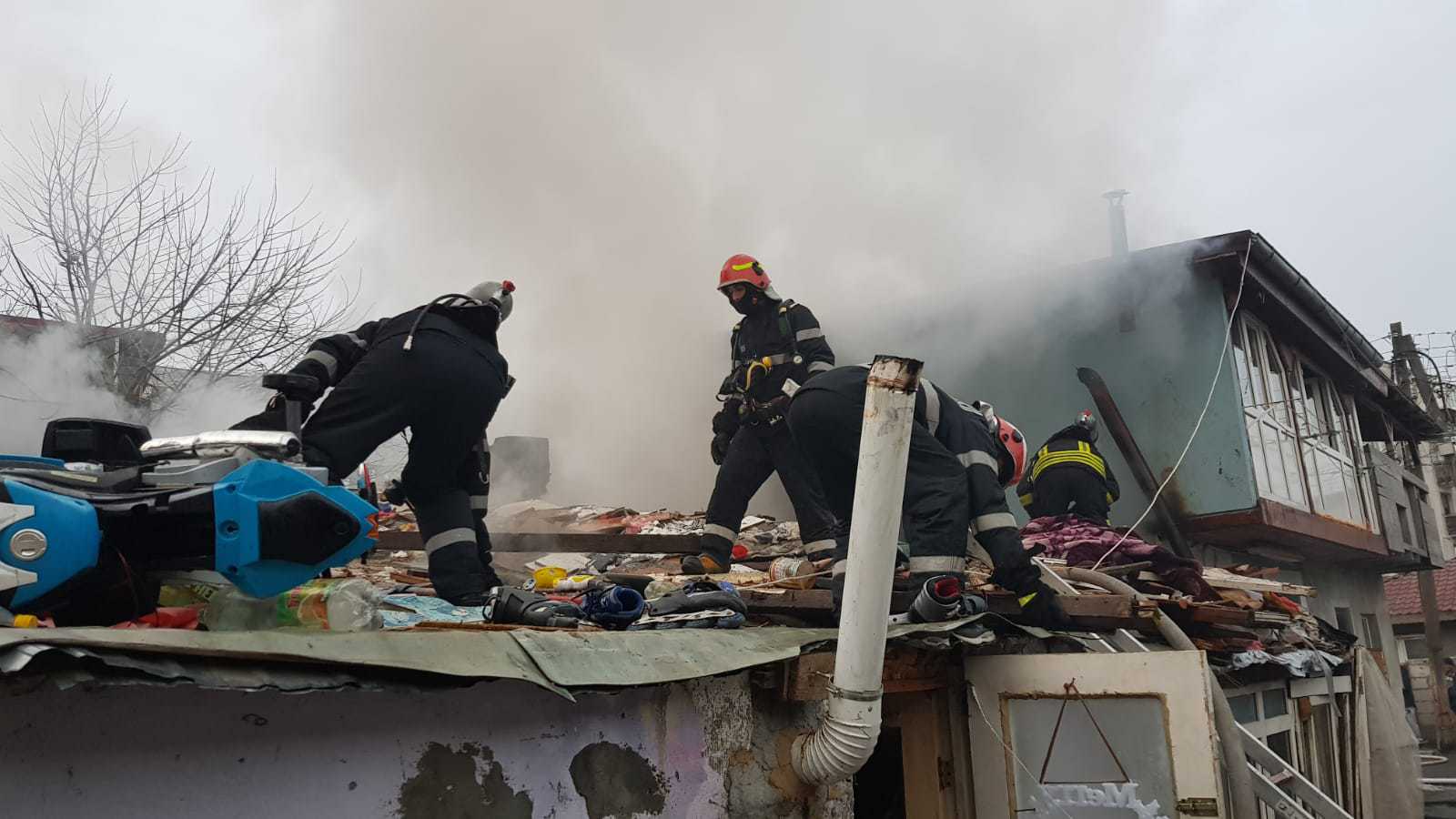 BREAKING NEWS. Incendii în București! FOTO. Mai multe imobile sunt în flăcări