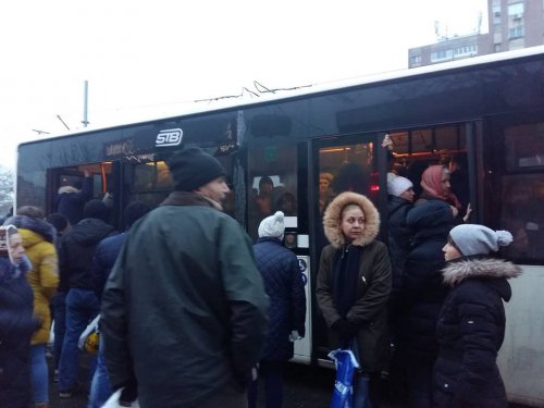 Călătorii și-au pierdut răbdarea în stația de la Piața Presei