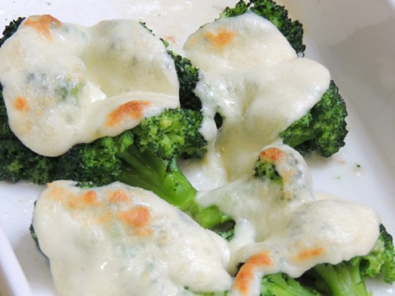 Broccoli la cuptor, cu mozzarella