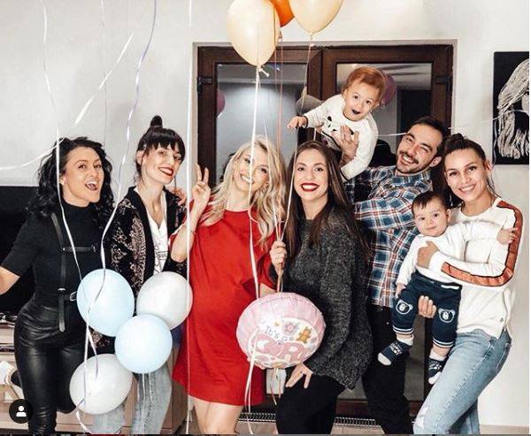 Andreei Bălan nu i-a păsat de cearta cu Bianca Drăgușanu și a făcut o petrecere pentru venirea pe lume a bebelușului