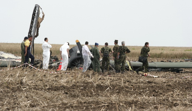 Elevului mort în accidentul aviatic de la Tuzla îi suna telefonul în timp ce medicii constatau decesul