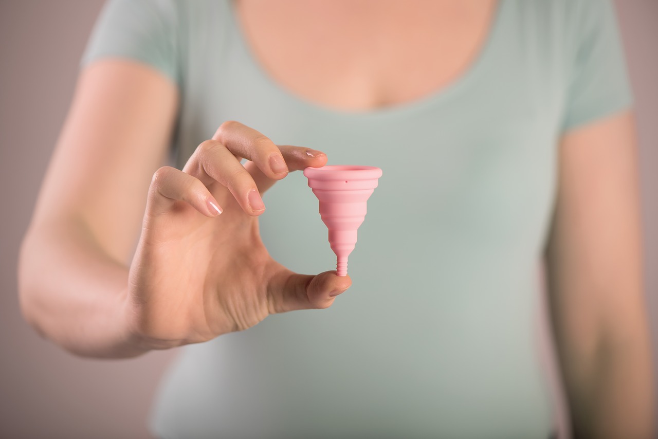 Ce este cupa menstruală și cum se folosește! Are un rol important în protejarea tuturor femeilor de boli