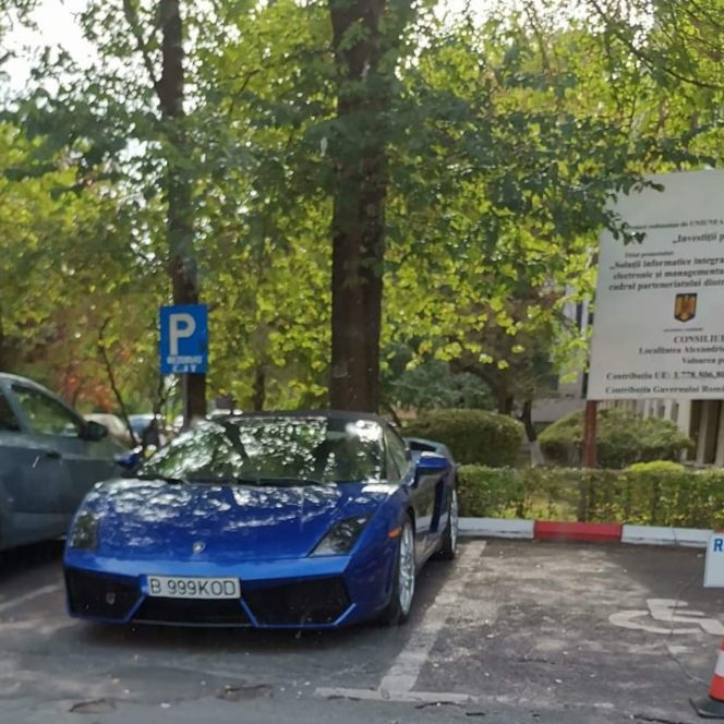 Nora lui Liviu Dragnea și-a parcat Lamborghiniul pe locul destinat persoanelor cu handicap 