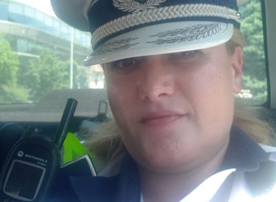 Polițista Alexandra Iordache, mamă a doi copii de 6 și 8 ani, suferă de cancer al membrelor inferioare, inclusiv la nivelul șoldului. Sursa foto: Facebook
